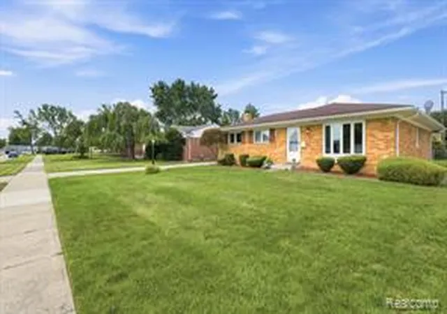 Homes for sale in Sterling Heights, MI | 37717 Badger Dr, Sterling Heights, MI 48312 | MLS# 61010069