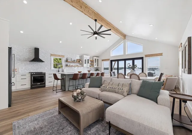 Photo 2 of Single family home for sale at 9098 Dexter Pinckney Rd, Pinckney, MI 48169 | MLS# 70523192 | Listing updated on 2026-08-31