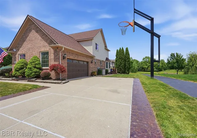 Homes for sale in Flat Rock, MI | 26796 Arcadia Dr, Flat Rock, MI 48134 | MLS# 61005235