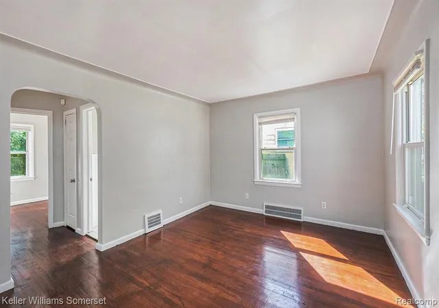 3rd image of 19446 Washtenaw St, Harper Woods, MI 48225 | MLS# 60969519