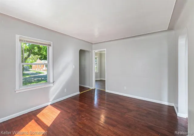 4th image of 19446 Washtenaw St, Harper Woods, MI 48225 | MLS# 60969519