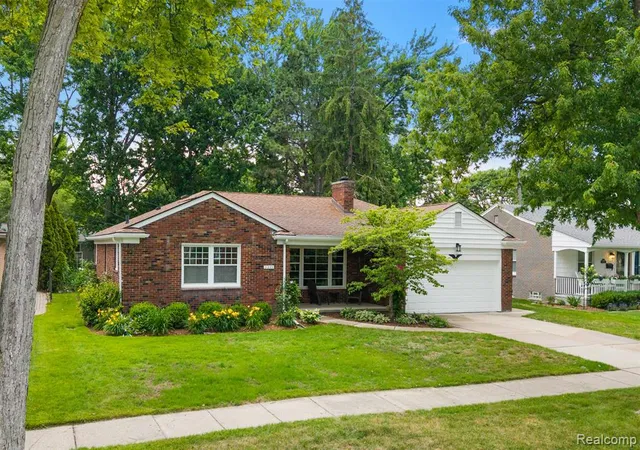 Homes for sale in Grosse Pointe Woods, MI | 21235 River Rd, Grosse Pointe Woods, MI 48236 | MLS# 61005850