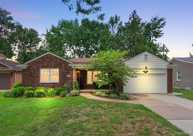 Homes for sale in Grosse Pointe Woods, MI | 21235 River Rd, Grosse Pointe Woods, MI 48236 | MLS# 61005850