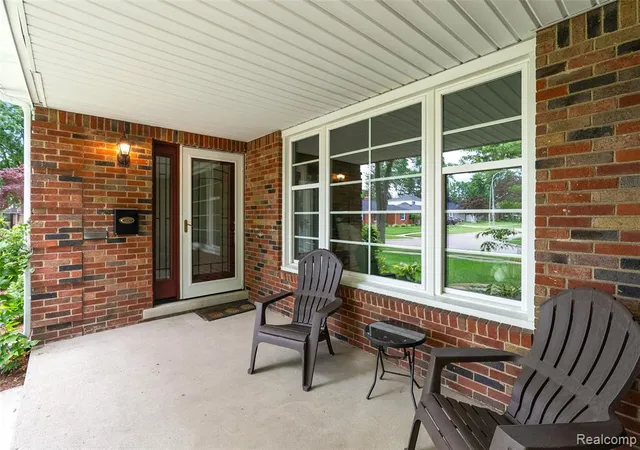 Homes for sale in Grosse Pointe Woods, MI | 21235 River Rd, Grosse Pointe Woods, MI 48236 | MLS# 61005850