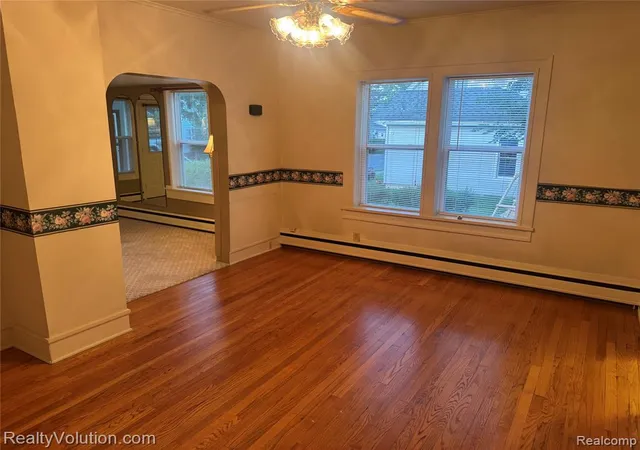 Photo 4 of Sale Pending at 727 W Park St, Lapeer, MI 48446 | MLS# 61007727 | Listing updated on 2026-08-13