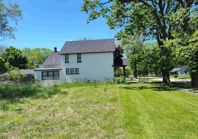 Photo 4 of Sale Pending at 1346 Carlisle St, Saginaw, MI 48601 | MLS# 50170558 | Listing updated on 2025-12-21
