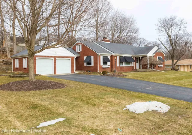 2nd image of 1641 Forrester St, Grand Rapids, MI 49508 | MLS# 70517669