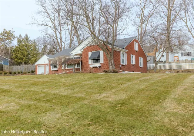 3rd image of 1641 Forrester St, Grand Rapids, MI 49508 | MLS# 70517669