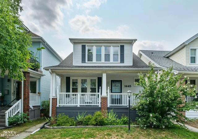 1st image of 1445 Lakepointe St, Grosse Pointe Park, MI 48230 | MLS# 50218172