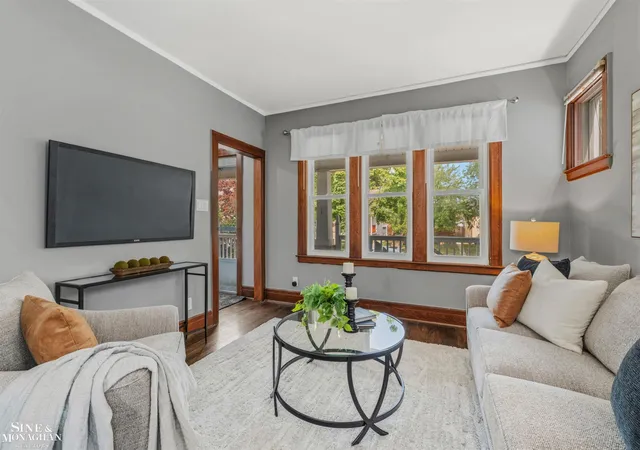 2nd image of 1445 Lakepointe St, Grosse Pointe Park, MI 48230 | MLS# 50218172