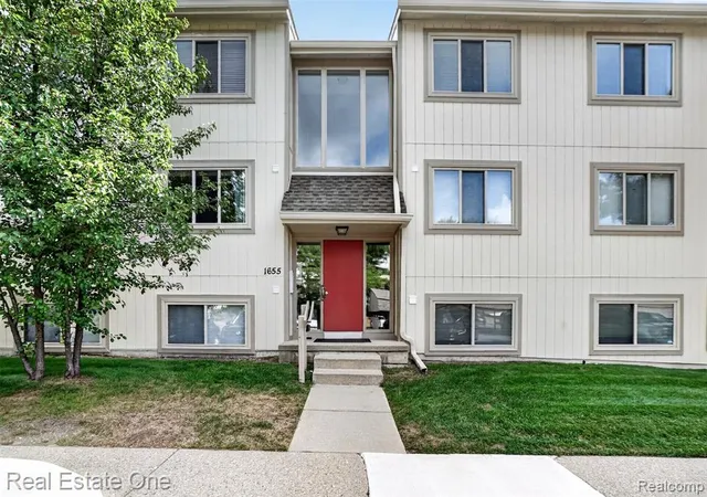 Condo for sale at 1655 Riverside Dr #12, Rochester Hills, MI 48309 2712 | MLS# 61025646