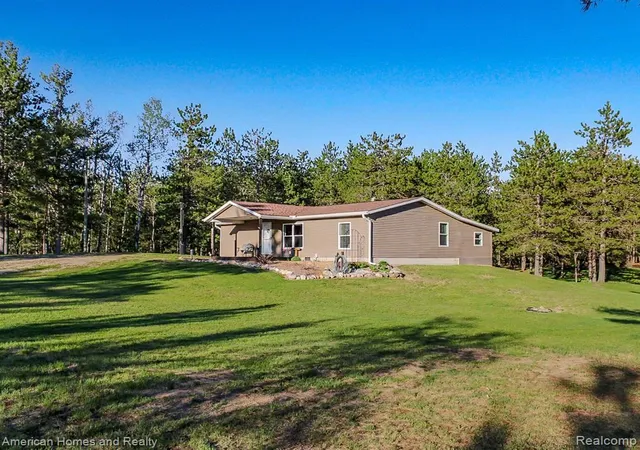 Homes for sale in Vanderbilt, MI | 6691 Boone Ln, Vanderbilt, MI 49795 | MLS# 60995245