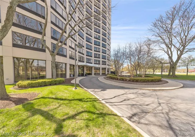 Homes for sale in Southfield, MI | 5000 Town Ctr #2605, Southfield, MI 48075 | MLS# 61005319