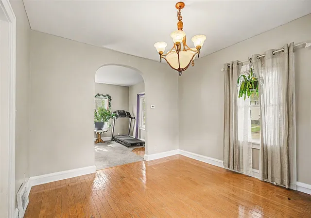 Photo 4 of Single family home for sale at 1008 Union, Jackson, MI 49203 | MLS# 70542175 | Listing updated on 2026-09-11
