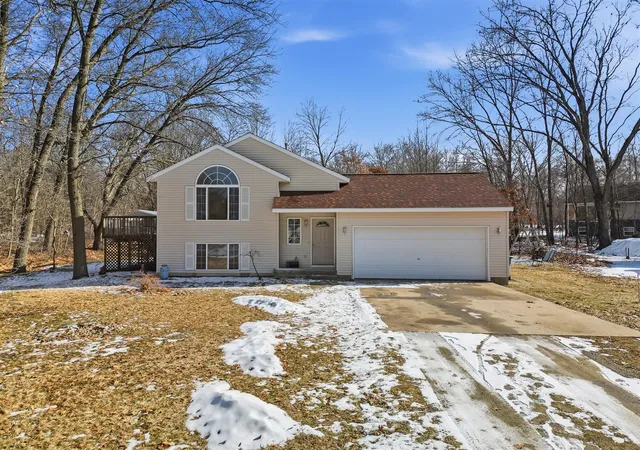Homes for sale in Howard City, MI | 17091 Winona Ct, Howard City, MI 49329 | MLS# 70516345