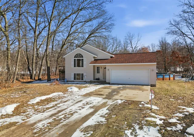 Homes for sale in Howard City, MI | 17091 Winona Ct, Howard City, MI 49329 | MLS# 70516345