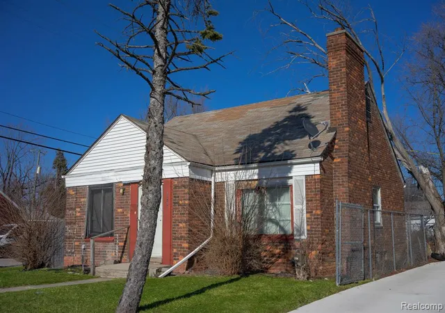 2nd image of 10785 E Outer Dr, Detroit, MI 48224 | MLS# 60977084
