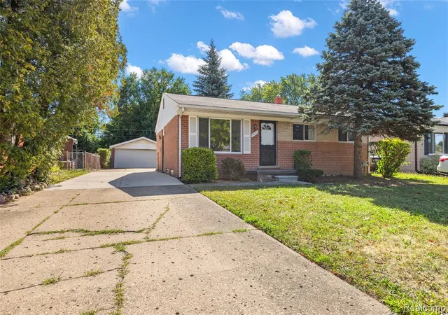 Photo 2 of Single family home for sale at 15032 Arcola St, Livonia, MI 48154 3928 | MLS# 61024628 | Listing updated on 2026-08-27