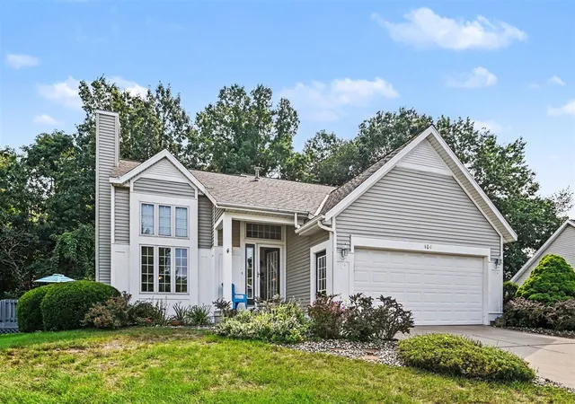 1st image of 104 Orchard Dr, South Haven, MI 49090 | MLS# 70554038