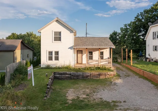Photo 1 of Single family home for sale at 281 Broadway, Davisburg, MI 48350 | MLS# 61018008 | Listing updated on 2026-08-08