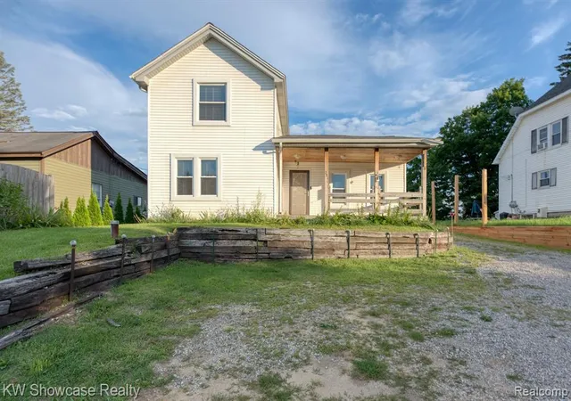 Photo 2 of Single family home for sale at 281 Broadway, Davisburg, MI 48350 | MLS# 61018008 | Listing updated on 2026-08-08