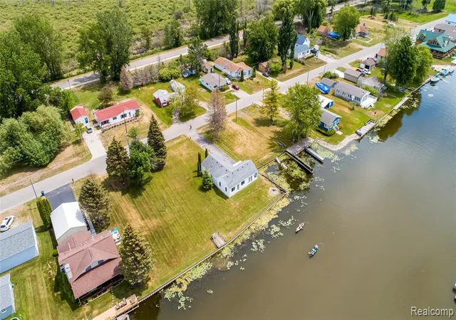 Homes for sale in Au Gres, MI | 1840 S Riverside Dr, Au Gres, MI 48703 | MLS# 60919580