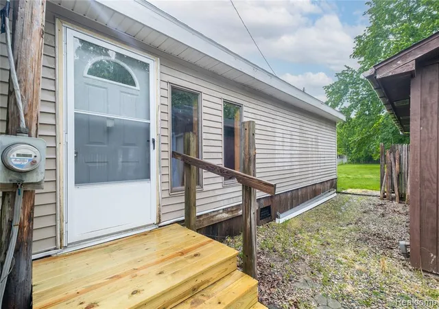 Homes for sale in Lapeer, MI | 1270 W Oregon St, Lapeer, MI 48446 | MLS# 61001227