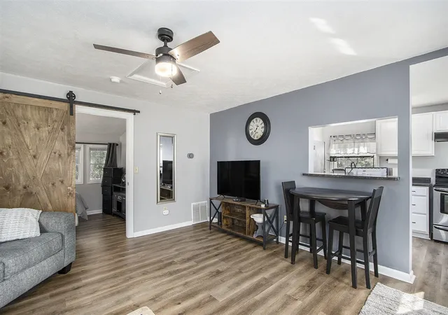 Photo 4 of Sale Pending at 418 Hutchinson St, Kalamazoo, MI 49001 | MLS# 70494156 | Listing updated on 2025-09-27