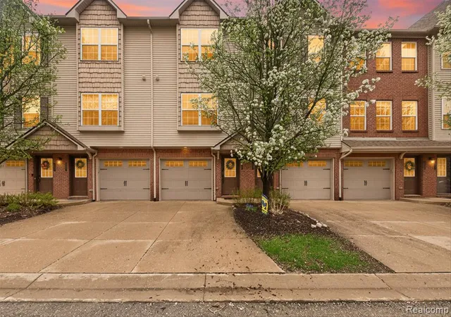 Homes for sale in Howell, MI | 1623 Red Hickory Ct, Howell, MI 48855 | MLS# 61008742