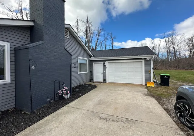 5th image of 7726 Lake St, Alanson, MI 49706 | MLS# 61008804
