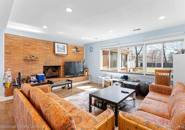 2nd image of 18155 Westhaven Ave, Southfield, MI 48075 | MLS# 60377805