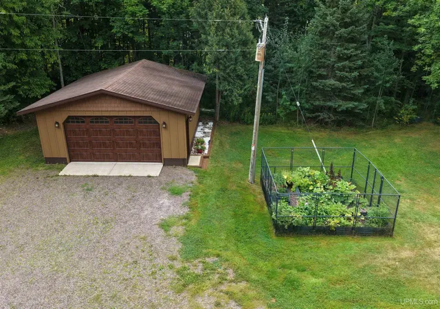 Photo 4 of Single family home for sale at N11211 East Shore Rd, Marenisco, MI 49947 | MLS# 50220095 | Listing updated on 2026-09-01