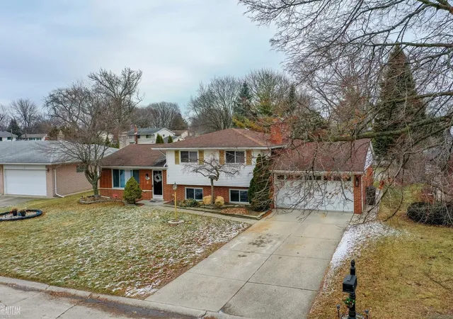 Photo 2 of Single family home for sale at 37578 Ladue St, Clinton Township, MI 48036 | MLS# 50197647 | Listing updated on 2026-01-19