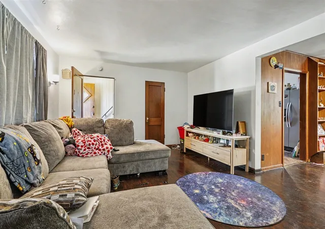 Photo 3 of Multi family home for sale at 400 La Salle Ave, Saint Joseph, MI 49085 | MLS# 70542028 | Listing updated on 2026-08-16