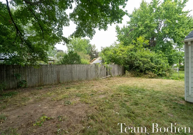 Photo 4 of Sale Pending at 5526 Bedford St, Portage, MI 49002 | MLS# 70547401 | Listing updated on 2026-08-30