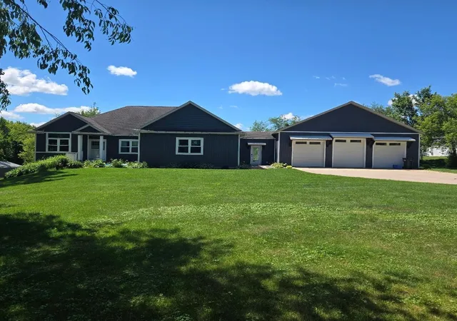 Homes for sale in Wayland, MI | 884 Stoney Hill Ct, Wayland, MI 49348 | MLS# 70541789