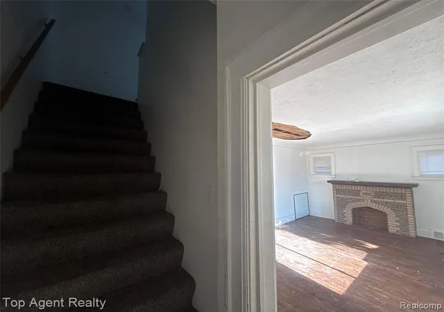 Photo 2 of Single family home for sale at 19479 Spencer St, Detroit, MI 48234 4601 | MLS# 60990250 | Listing updated on 2026-10-09