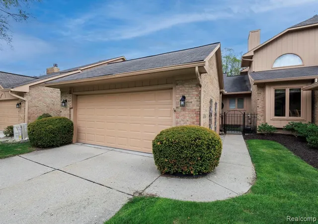 Homes for sale in Farmington Hills, MI | 22010 River Ridge Trl, Farmington Hills, MI 48335 | MLS# 60997805