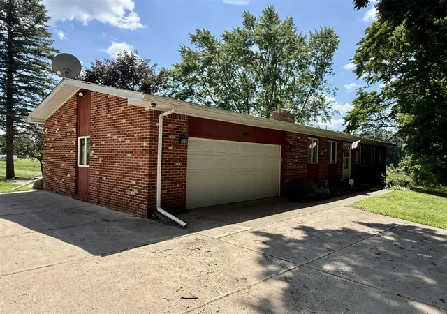 Photo 2 of Single family home for sale at 10976 Dewey Rd, Munith, MI 49259 | MLS# 70460262 | Listing updated on 2025-09-15