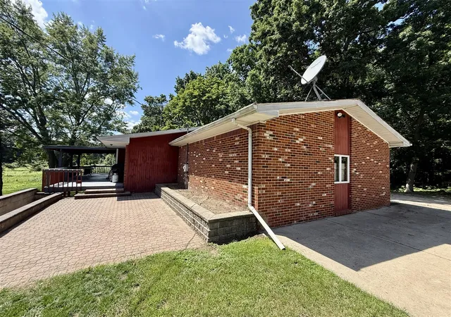 Photo 4 of Single family home for sale at 10976 Dewey Rd, Munith, MI 49259 | MLS# 70460262 | Listing updated on 2025-09-15