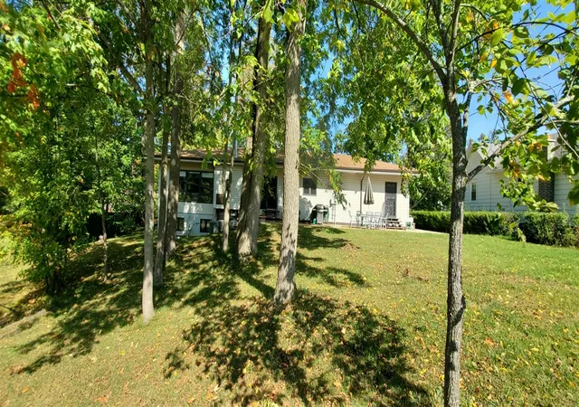 4th image of 746 Lee St, South Haven, MI 49090 | MLS# 70449610