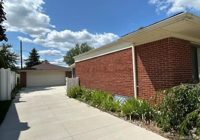 Photo 3 of Sale Pending at 31225 Kenwood Ave, Madison Heights, MI 48071 | MLS# 61016010 | Listing updated on 2026-08-22