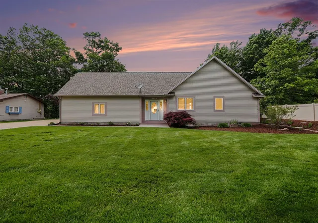Homes for sale in Whitehall, MI | 4449 Park St, Whitehall, MI 49461 | MLS# 70542358