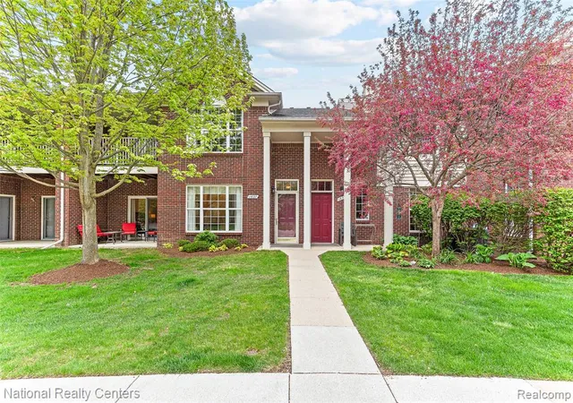 2nd image of 1637 Deepwood Cir, Rochester, MI 48307 | MLS# 61009397