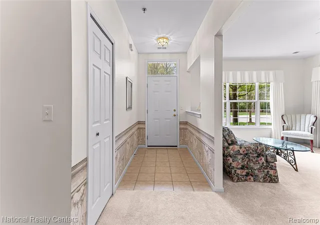 4th image of 1637 Deepwood Cir, Rochester, MI 48307 | MLS# 61009397