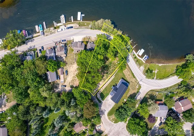 11th image of 411 Heights Road, Lake Orion, MI 48362 | MLS# 60403684