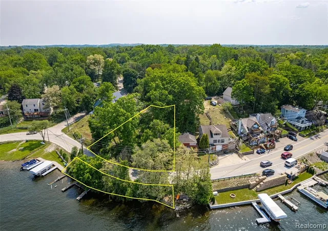 2nd image of 411 Heights Road, Lake Orion, MI 48362 | MLS# 60403684
