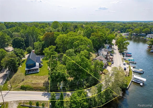 5th image of 411 Heights Road, Lake Orion, MI 48362 | MLS# 60403684