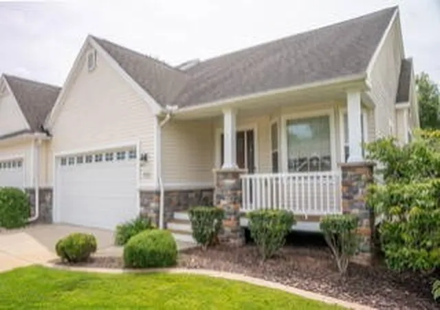 Listing Photo 4 - Condo for sale in building located at 4583 Devon Dr, Jackson, MI 49201