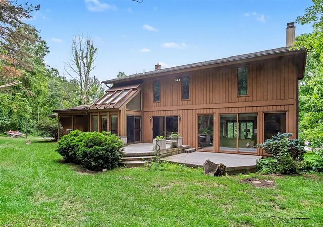 Homes for sale in Ada, MI | 540 Roundtree Dr, Ada, MI 49301 | MLS# 70539914